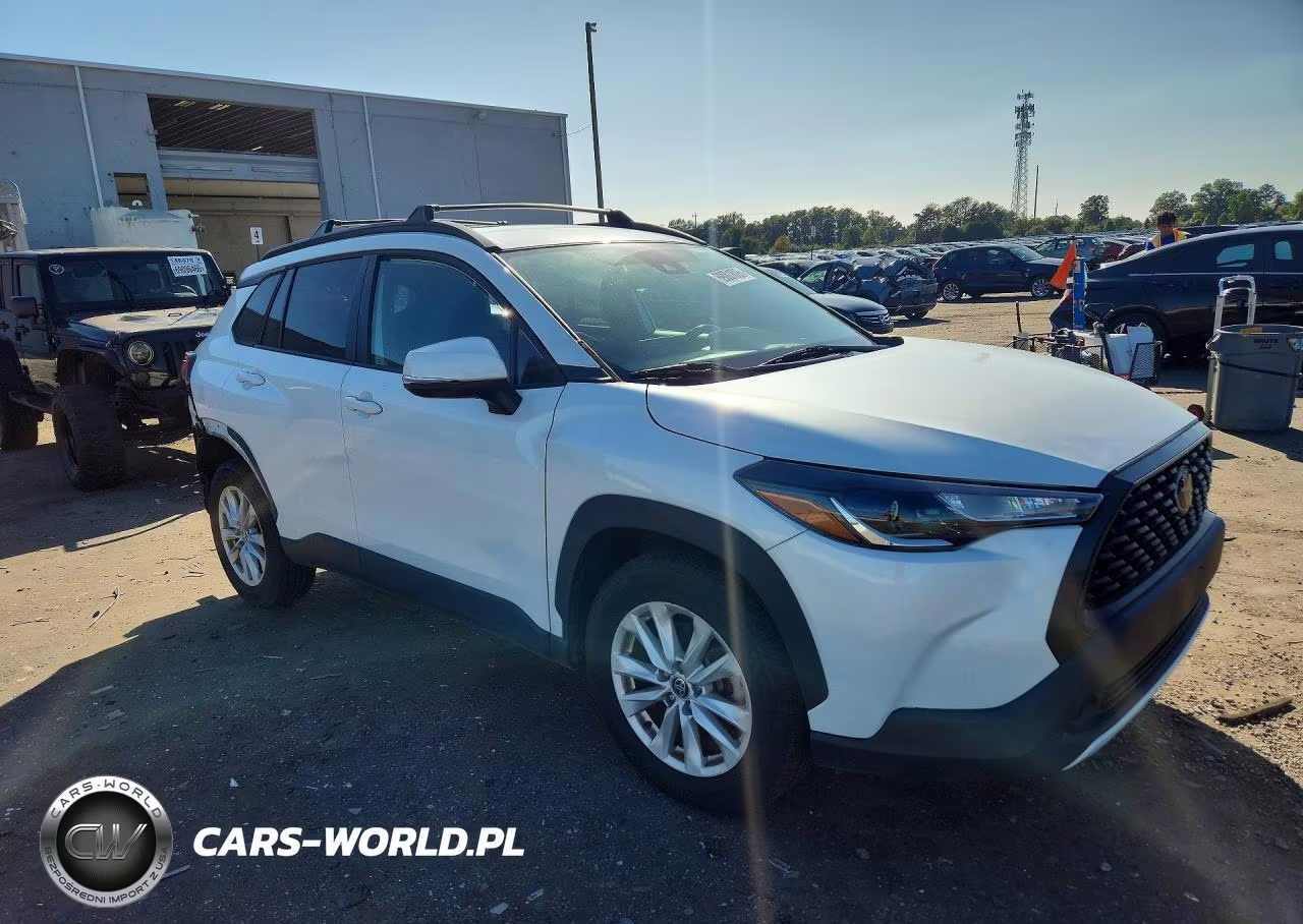 2022 Toyota Corolla Cross Le VIN:7MUCAABG4NV011569 - 4