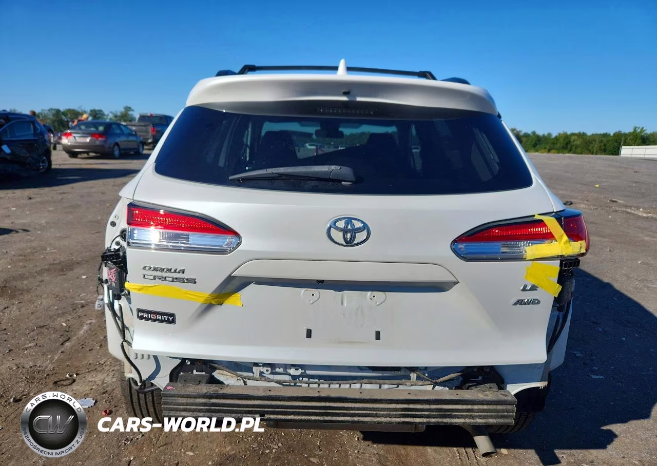 2022 Toyota Corolla Cross Le VIN:7MUCAABG4NV011569 - 6