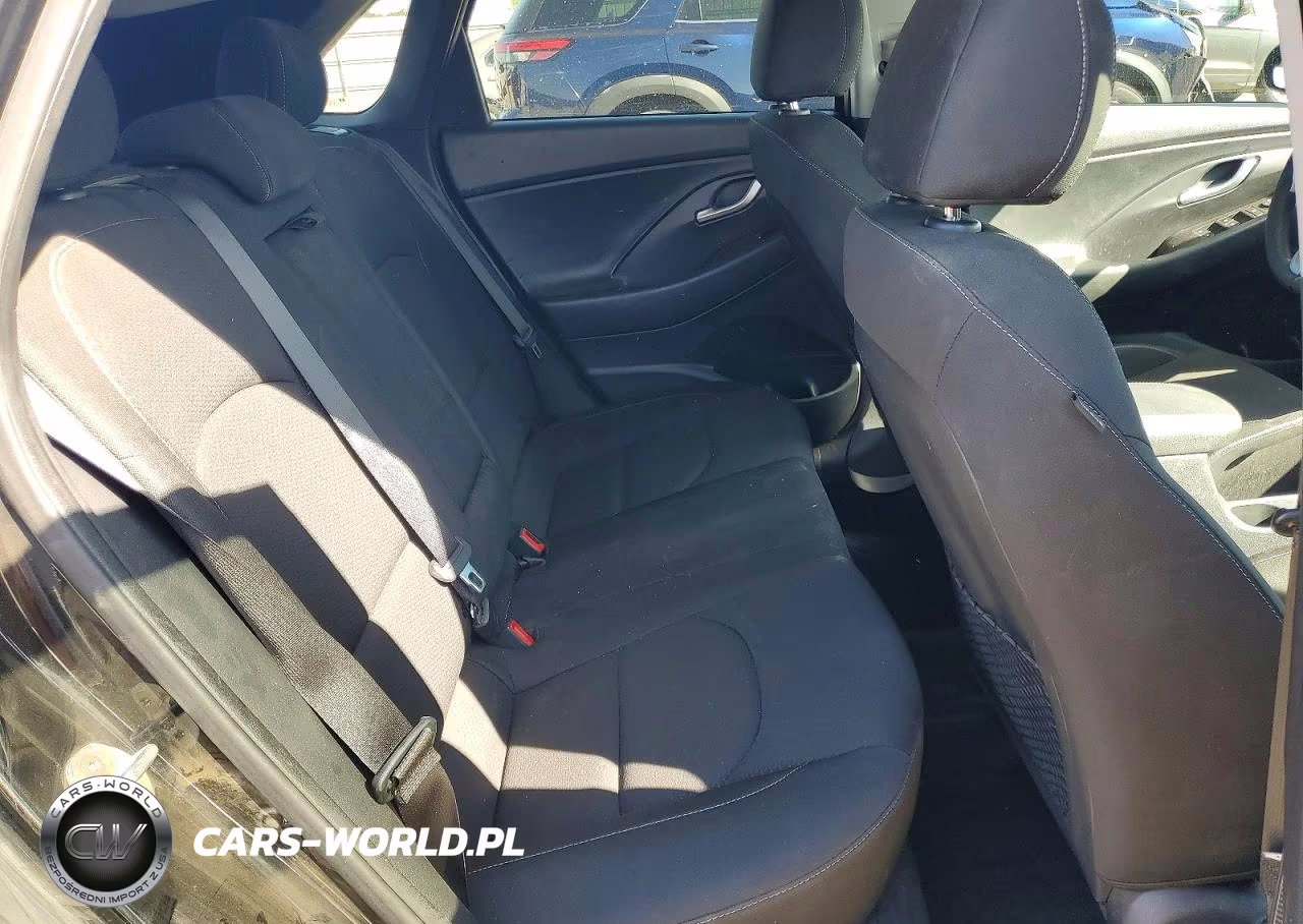 2019 Hyundai Elantra Gt Base VIN:KMHH35LE5KU088677 - 10