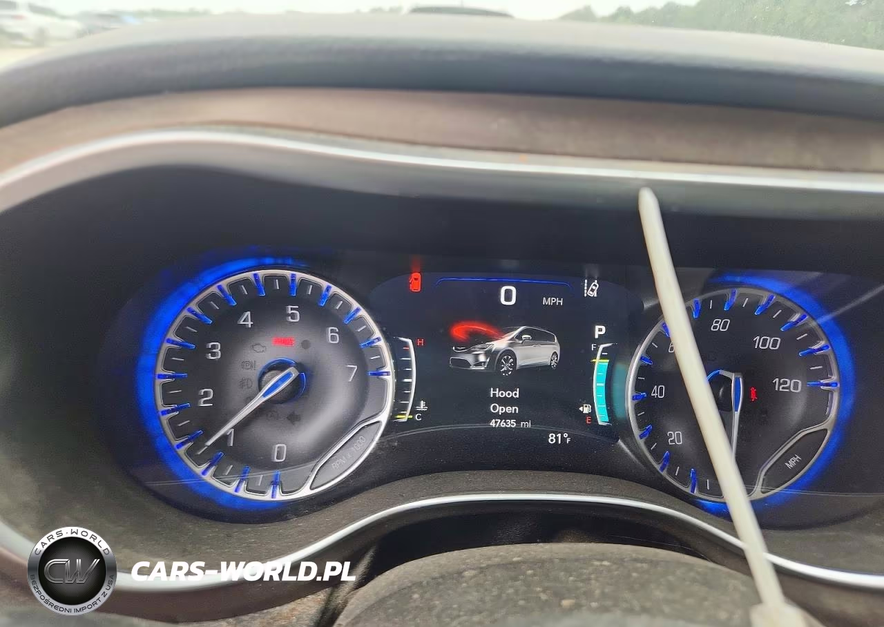 2017 Chrysler Pacifica Touring L Plus VIN:2C4RC1EG9HR684025 - 9