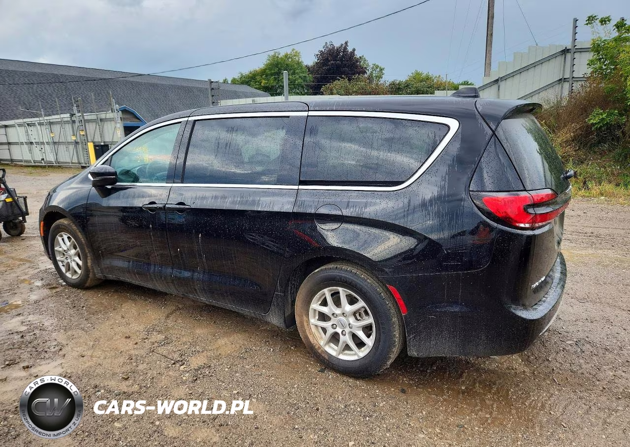 2024 Chrysler Pacifica Touring L VIN:2C4RC1BG3RR179880 - 2