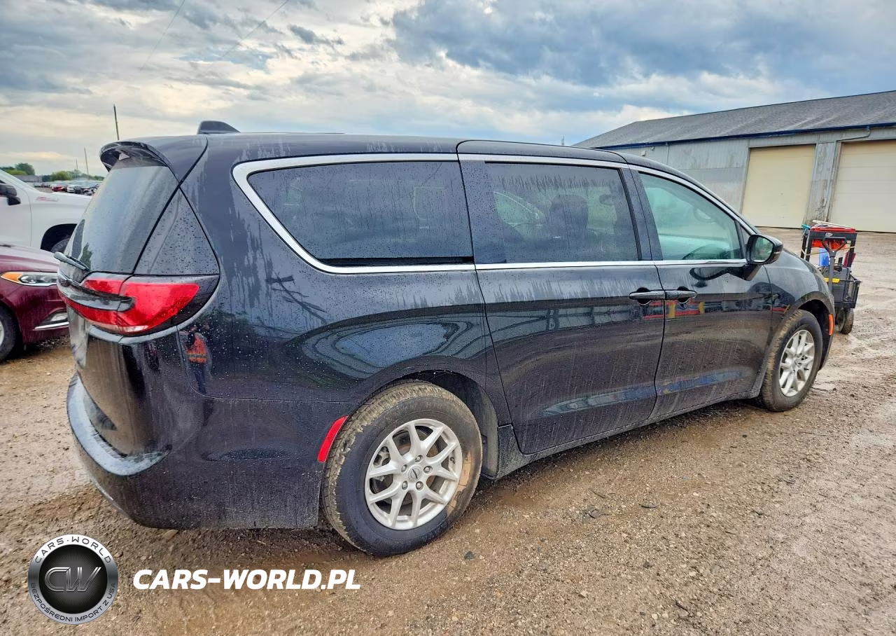2024 Chrysler Pacifica Touring L VIN:2C4RC1BG3RR179880 - 3