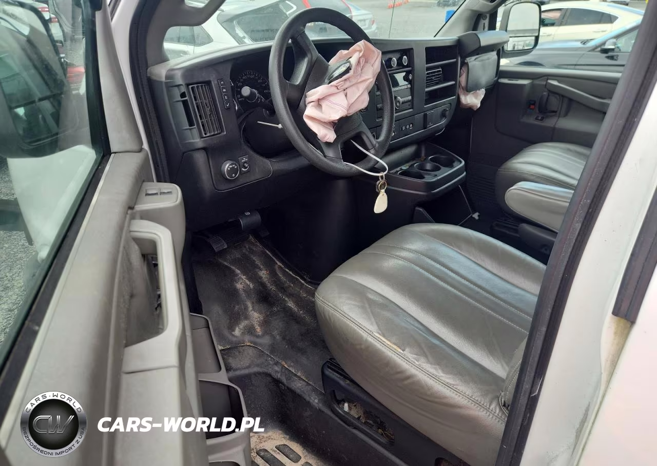 2018 Chevrolet Express G2500 Delivery Van VIN:1GCWGBFP2J1279548 - 8