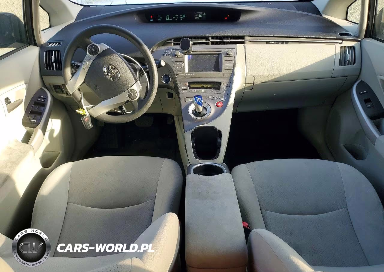 2012 Toyota Prius Three VIN:JTDKN3DU7C5526710 - 8