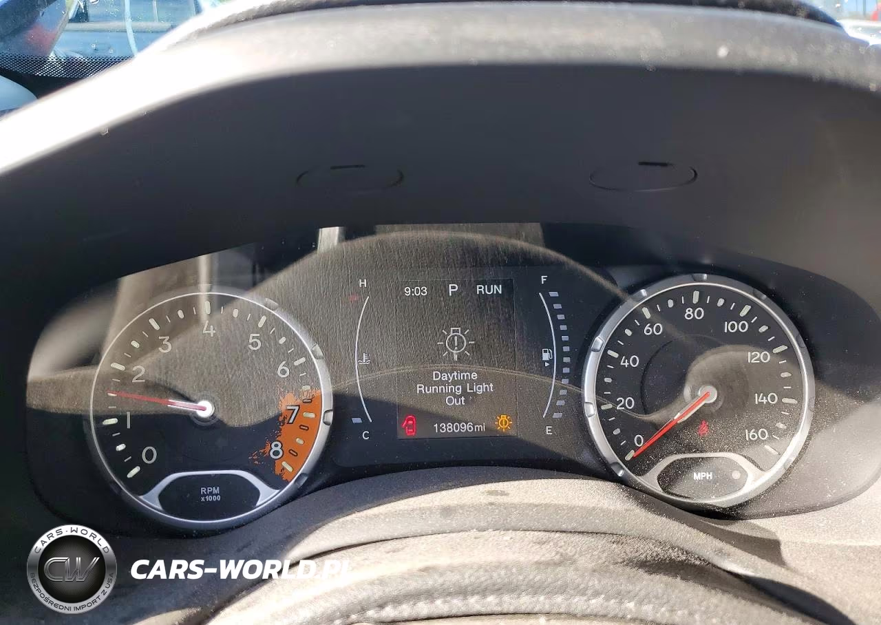 2017 Jeep Renegade Latitude VIN:ZACCJBBB4HPF70562 - 9