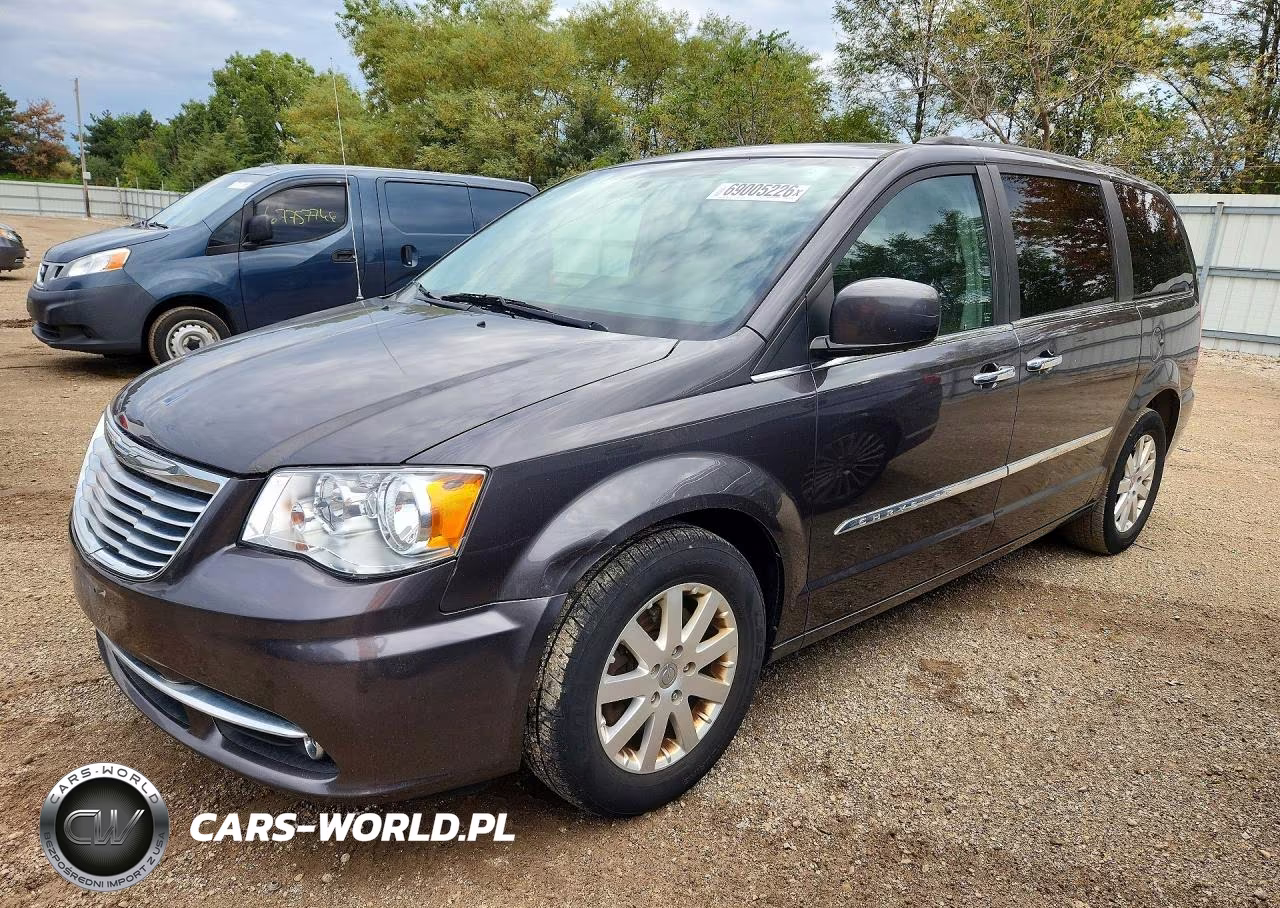 2015 Chrysler Town & Country Touring – zdjęcie 1 z 13