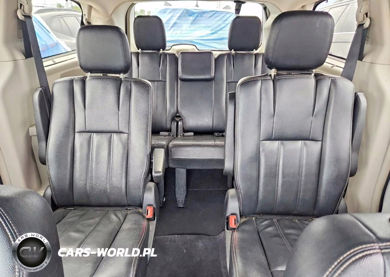 2015 Chrysler Town & Country Touring VIN:2C4RC1BG3FR597058 - 10