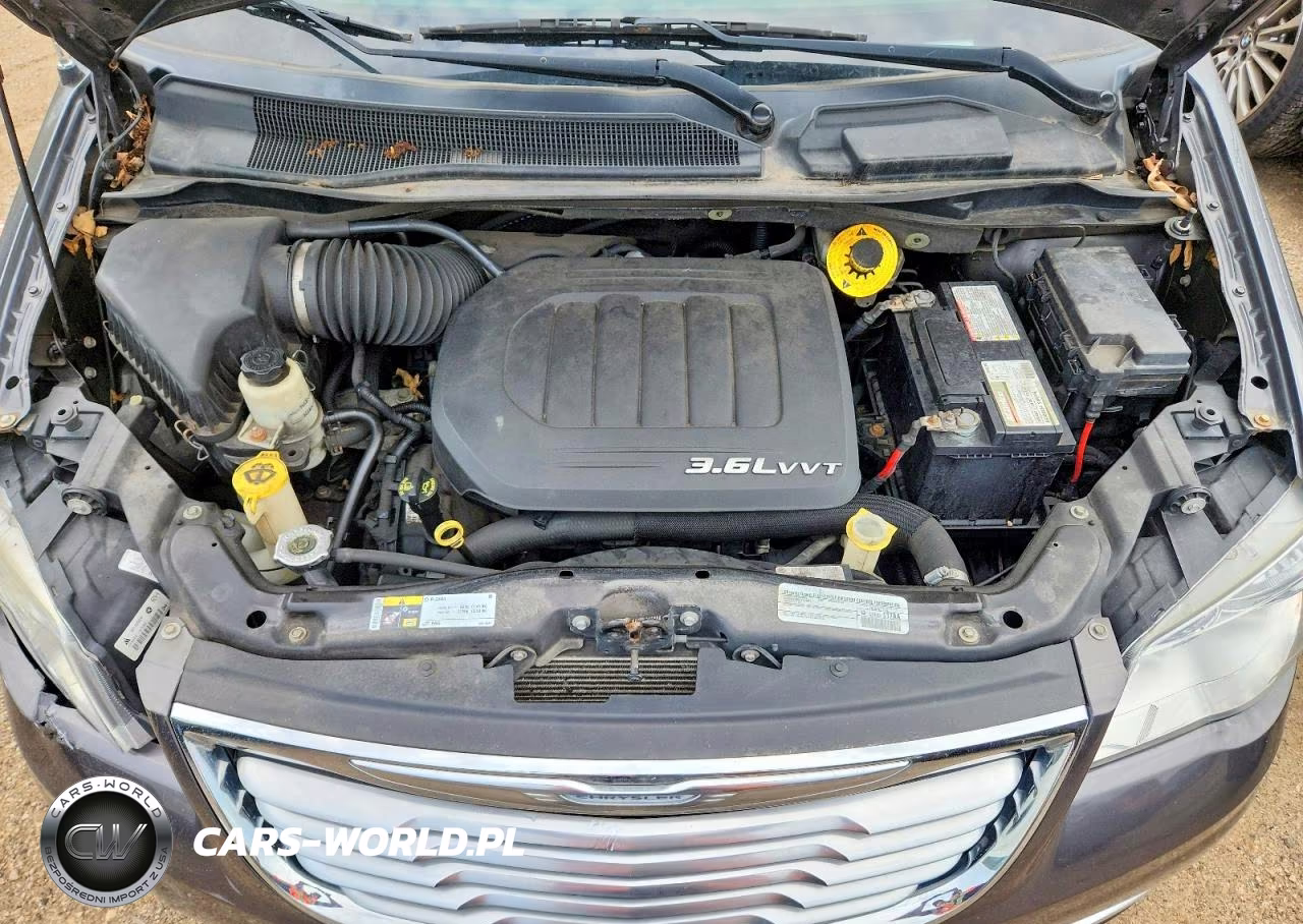 2015 Chrysler Town & Country Touring VIN:2C4RC1BG3FR597058 - 12