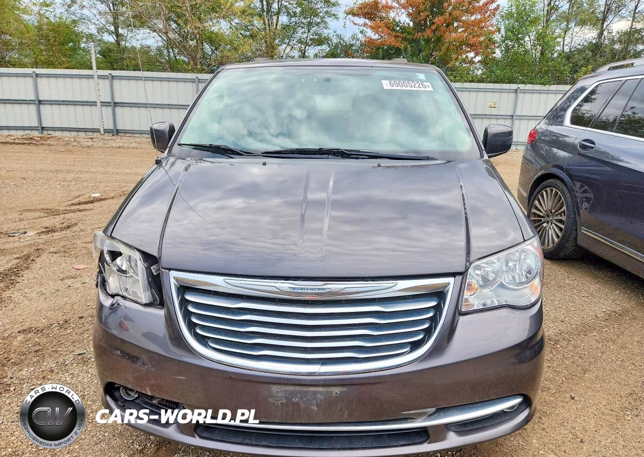 2015 Chrysler Town & Country Touring VIN:2C4RC1BG3FR597058 - 5