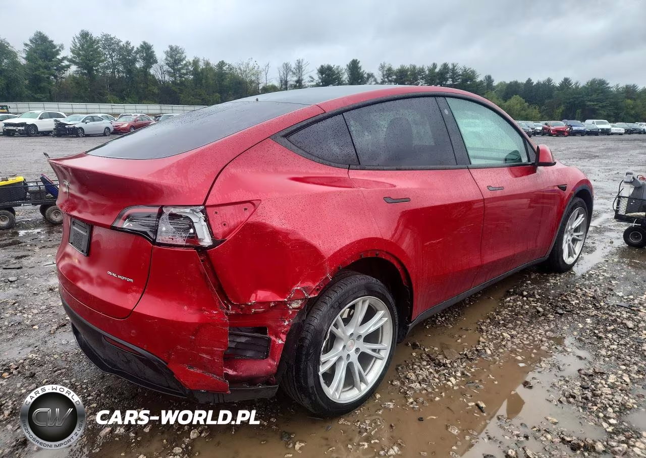 2023 Tesla Model Y VIN:7SAYGDEE2PF661294 - 3