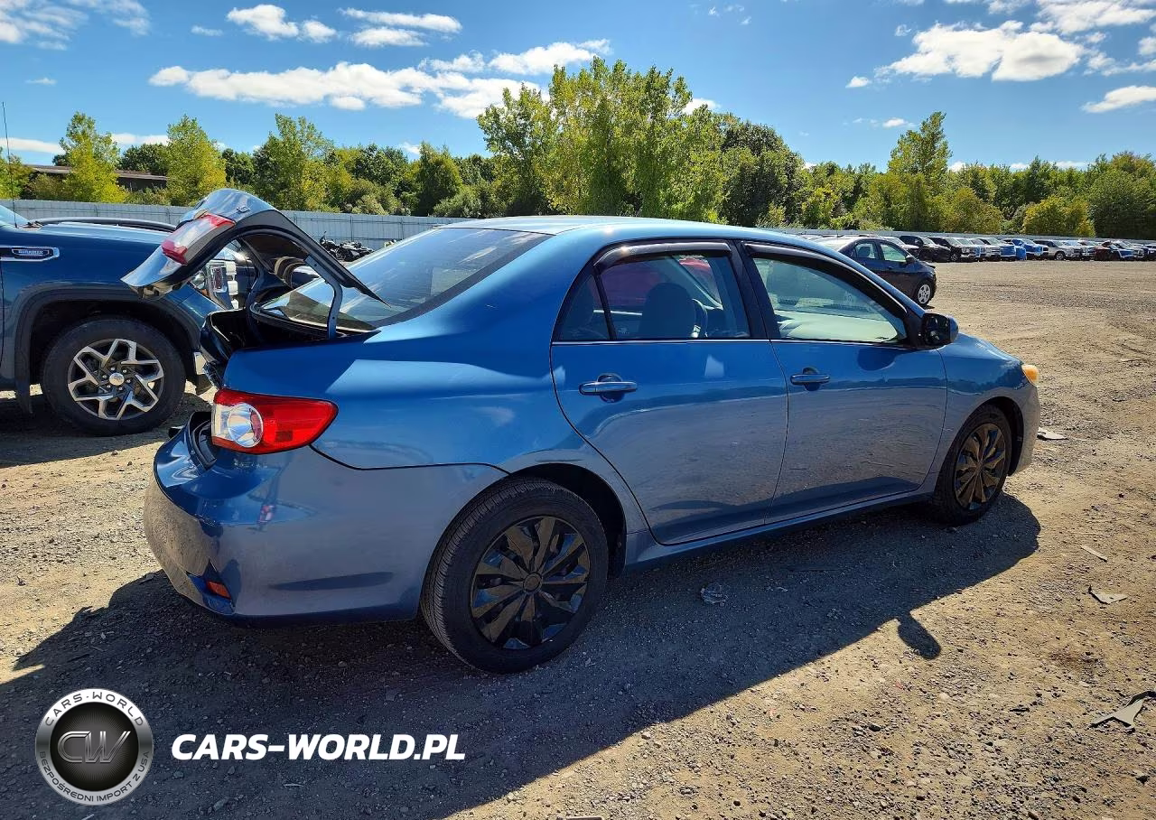 2013 Toyota Corolla Le VIN:5YFBU4EE4DP104687 - 3