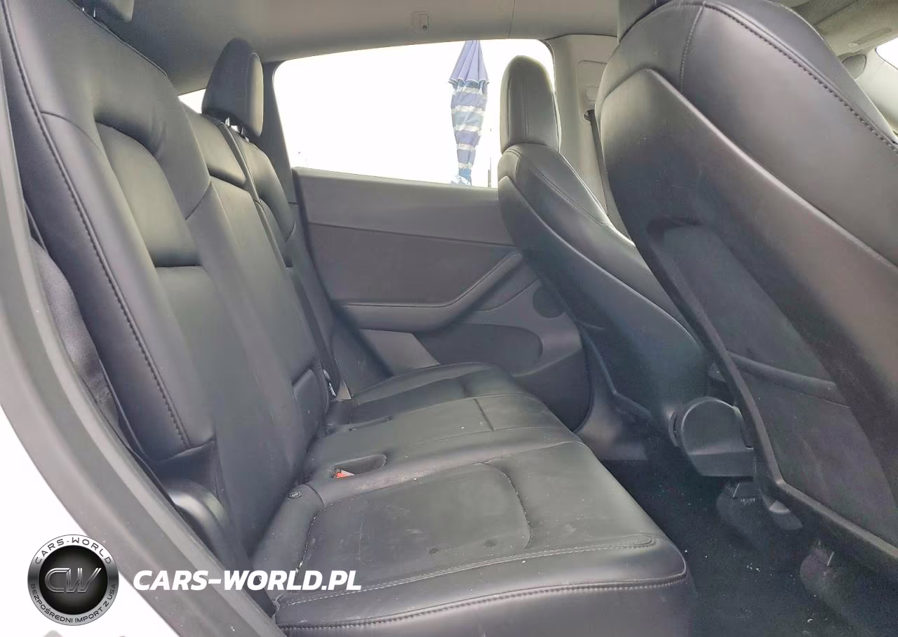 2020 Tesla Model Y VIN:5YJYGDEE0LF026243 - 10