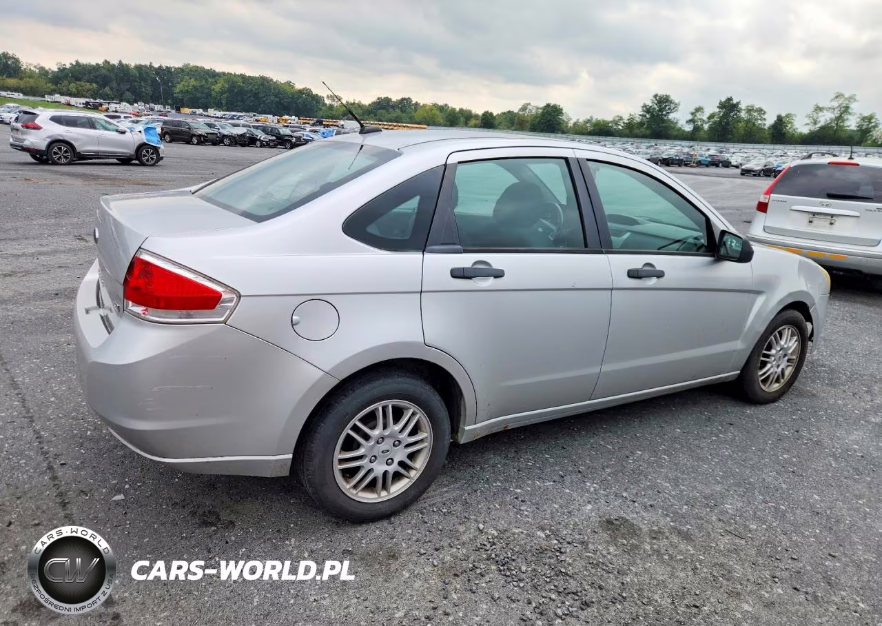 2010 Ford Focus Se VIN:1FAHP3FN3AW294274 - 3