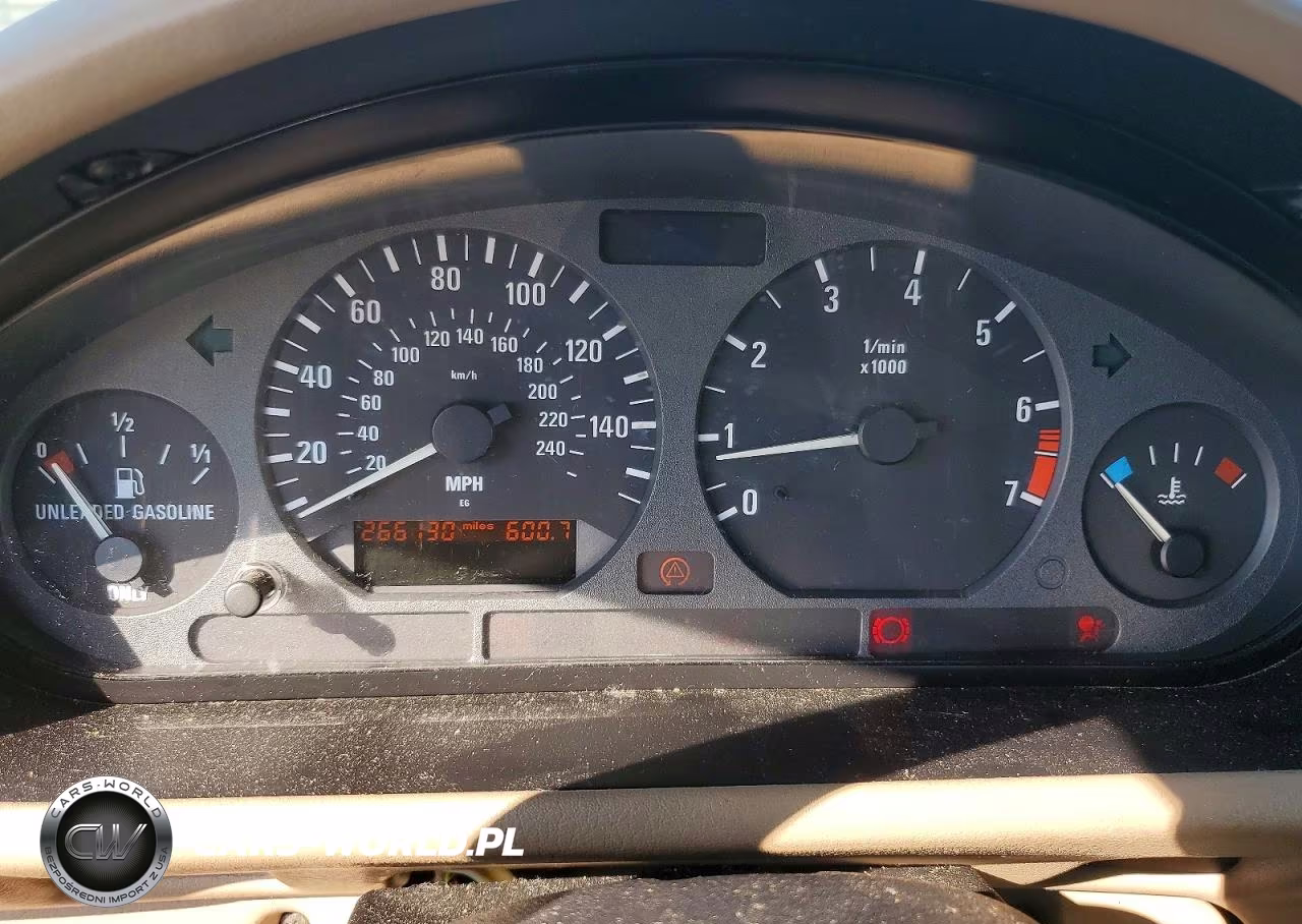 1997 BMW Z3 1.9 VIN:4USCH732XVLE04261 - 9