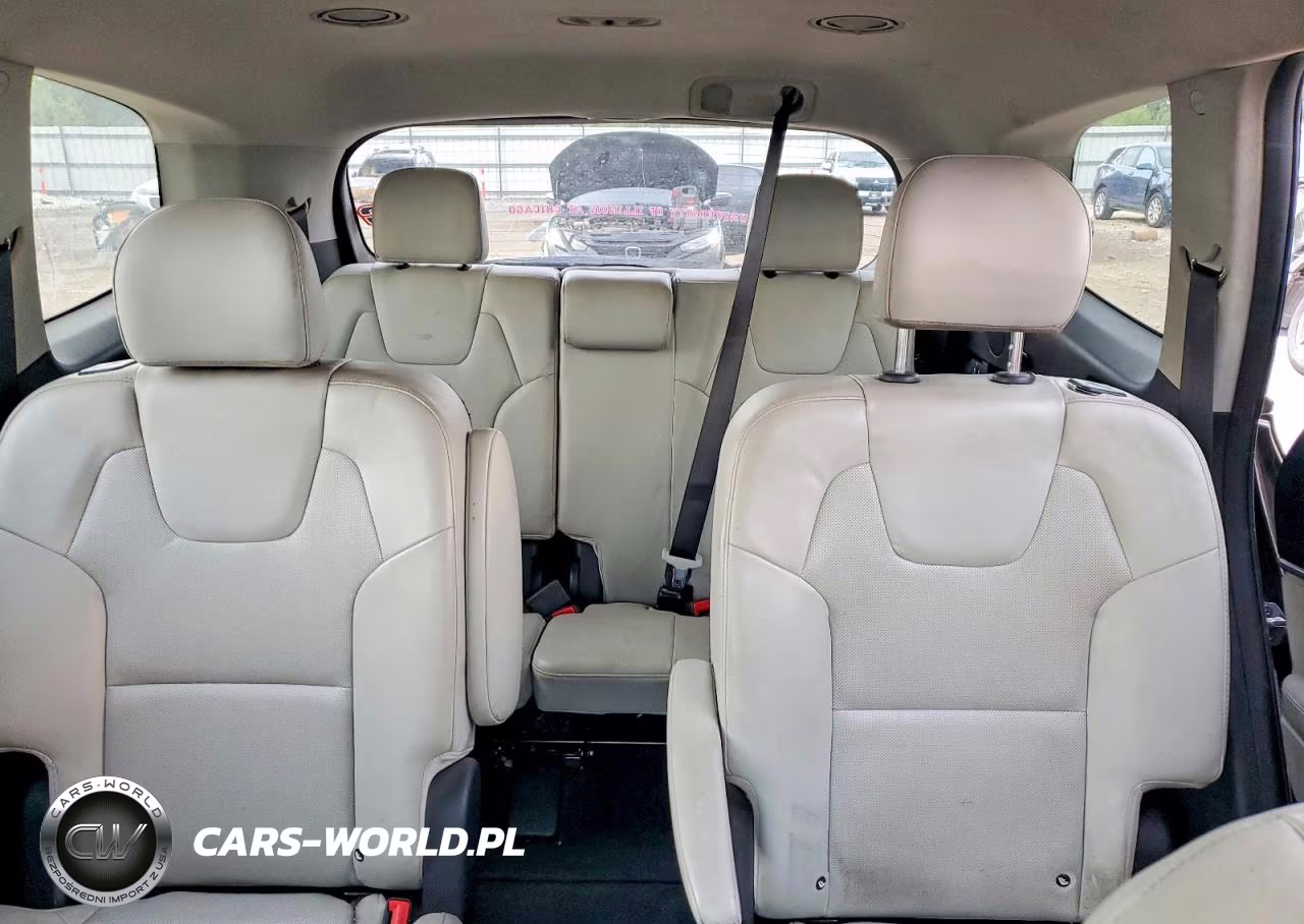 2020 Kia Telluride S VIN:5XYP6DHCXLG006390 - 10