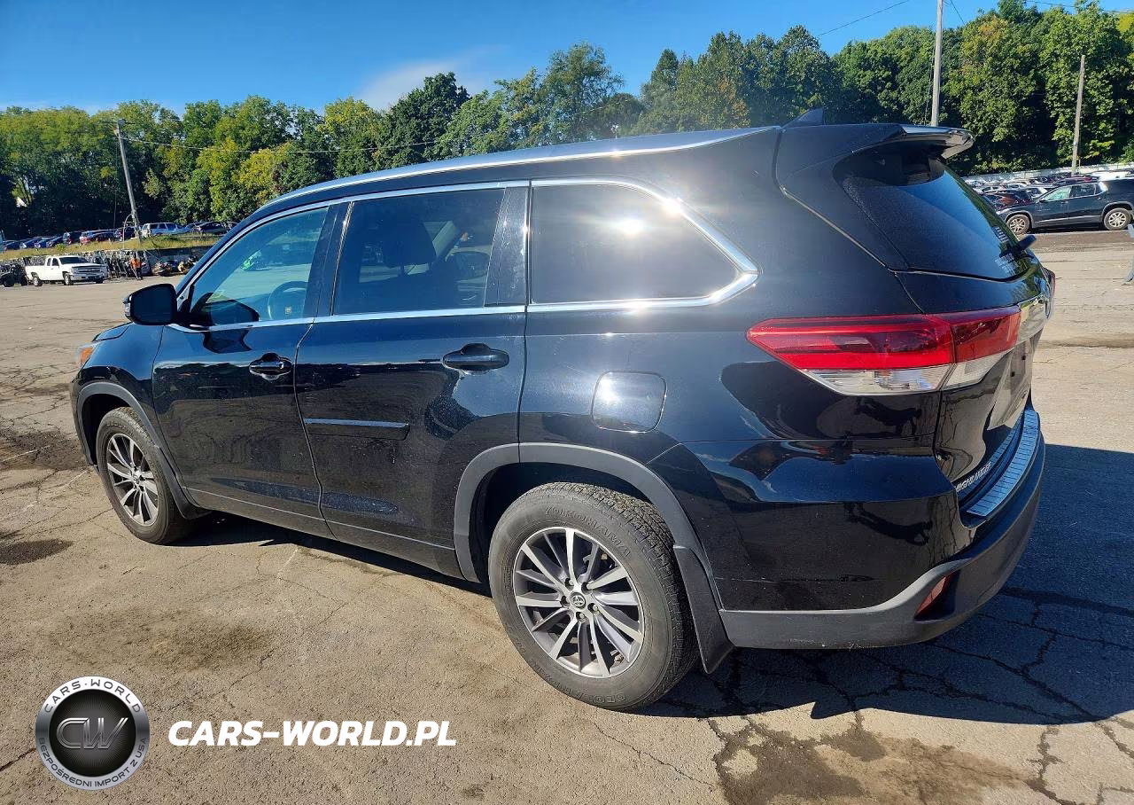 2018 Toyota Highlander Xle VIN:5TDJZRFH2JS538919 - 2