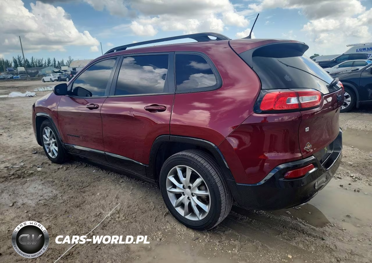 2018 Jeep Cherokee Latitude VIN:1C4PJLCB2JD604394 - 2