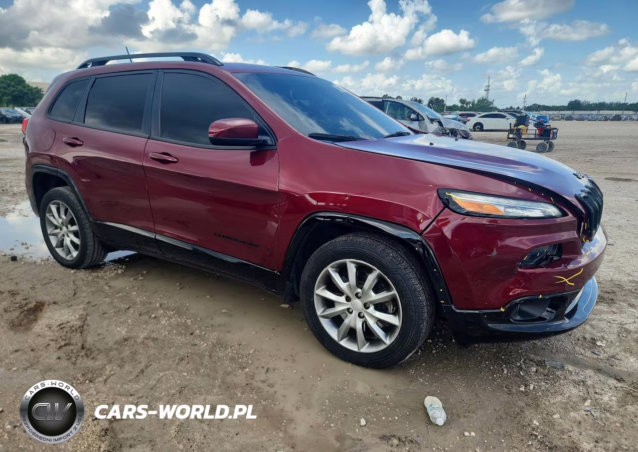 2018 Jeep Cherokee Latitude VIN:1C4PJLCB2JD604394 - 4