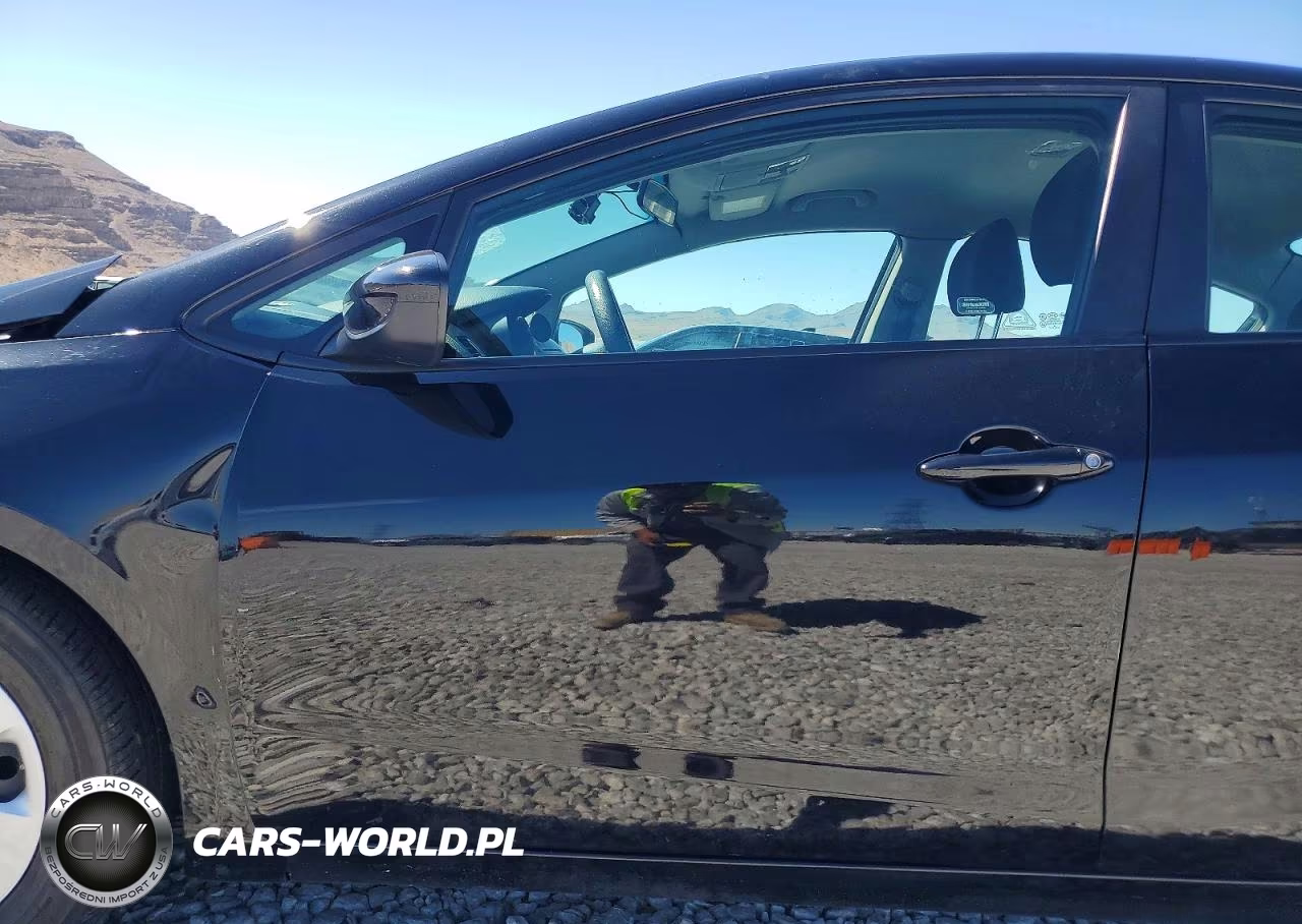 2017 Kia Forte Lx VIN:3KPFL4A7XHE084917 - 7