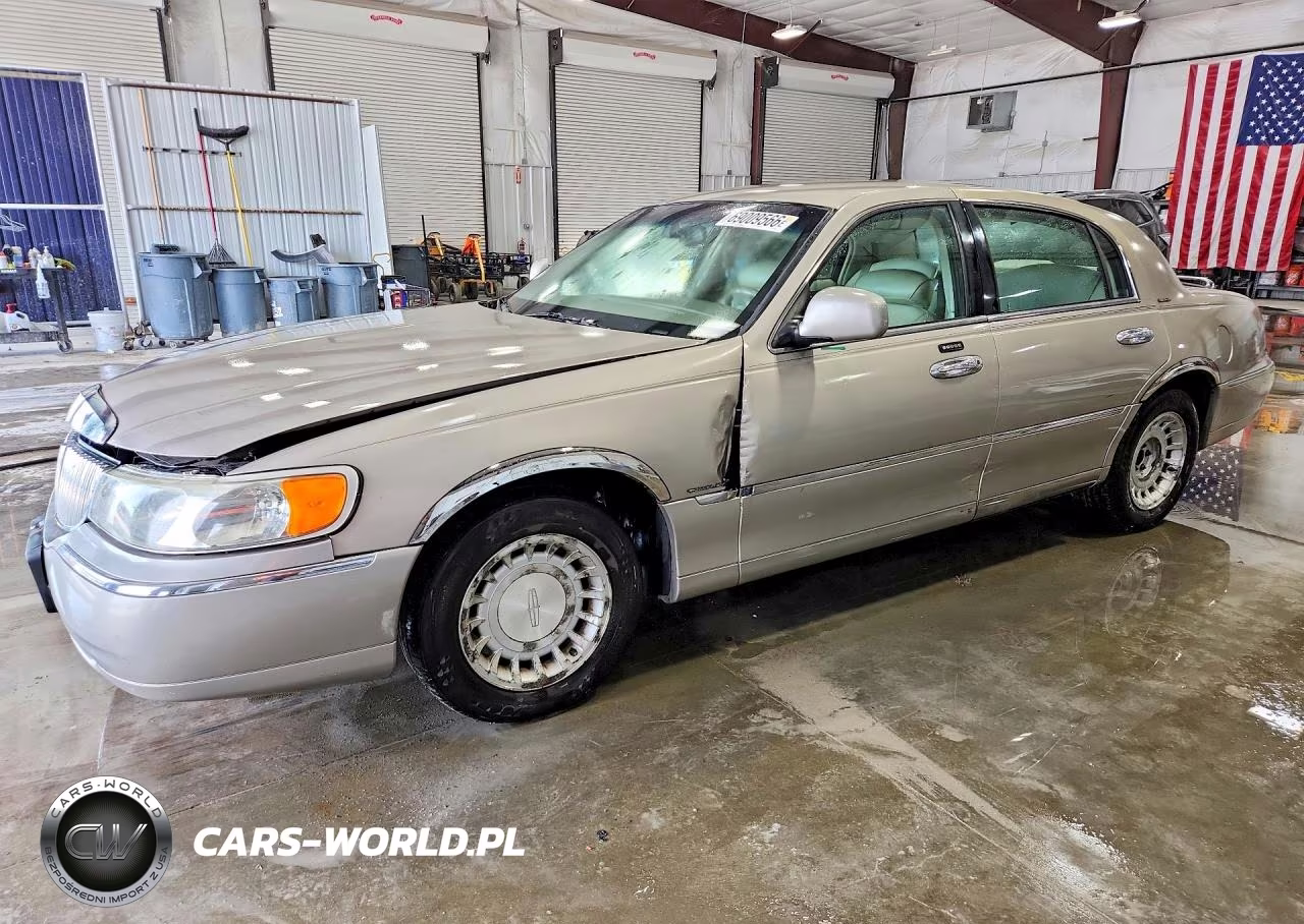 2001 Lincoln Town Car Executive VIN:1LNHM81W91Y712434 - 1