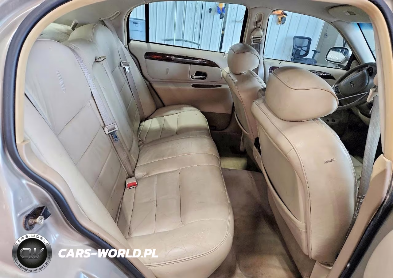 2001 Lincoln Town Car Executive VIN:1LNHM81W91Y712434 - 10