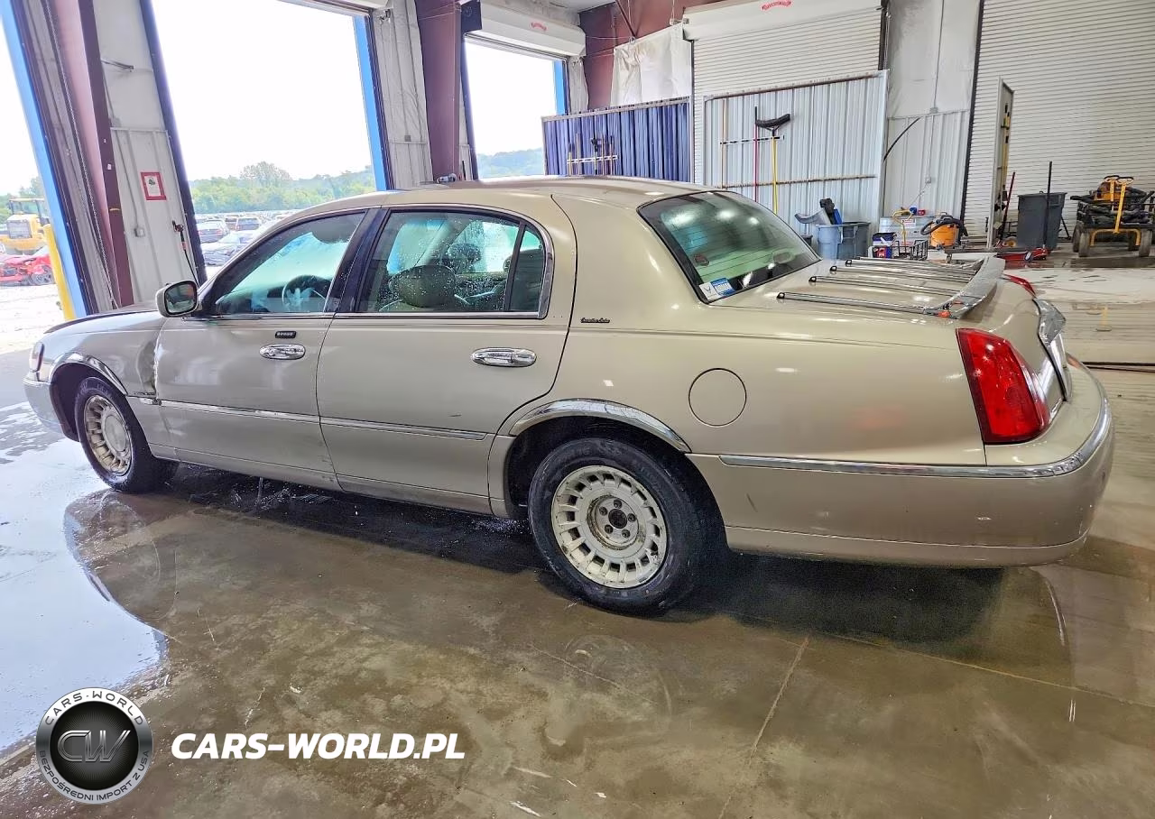 2001 Lincoln Town Car Executive VIN:1LNHM81W91Y712434 - 2