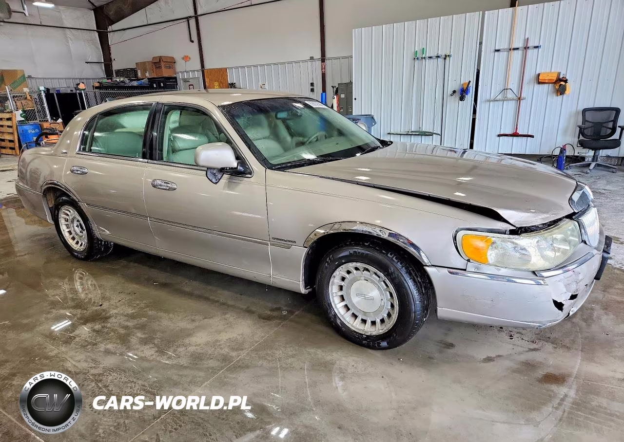 2001 Lincoln Town Car Executive VIN:1LNHM81W91Y712434 - 4
