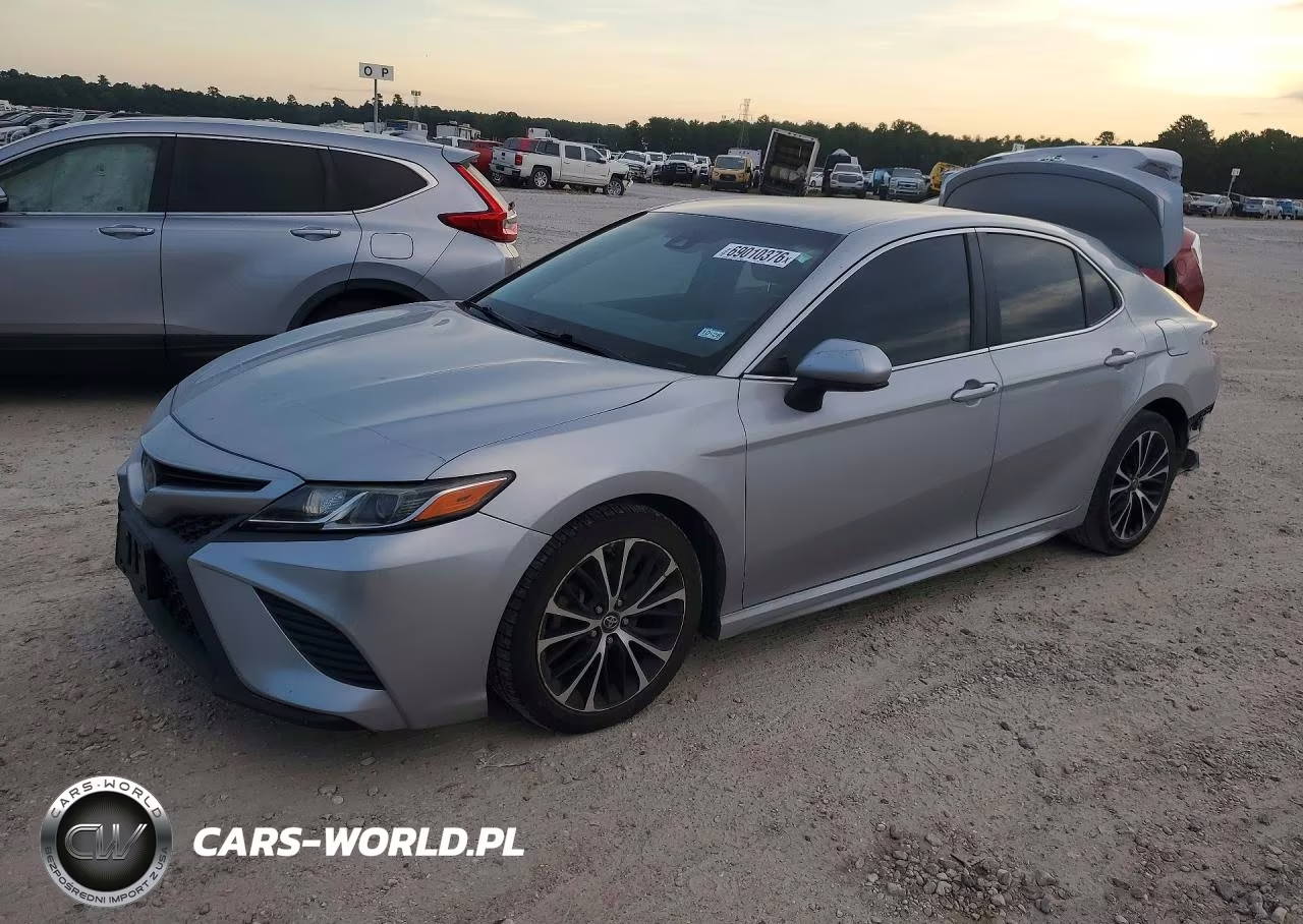 2018 Toyota Camry Se VIN:4T1B11HK2JU563381 - 1