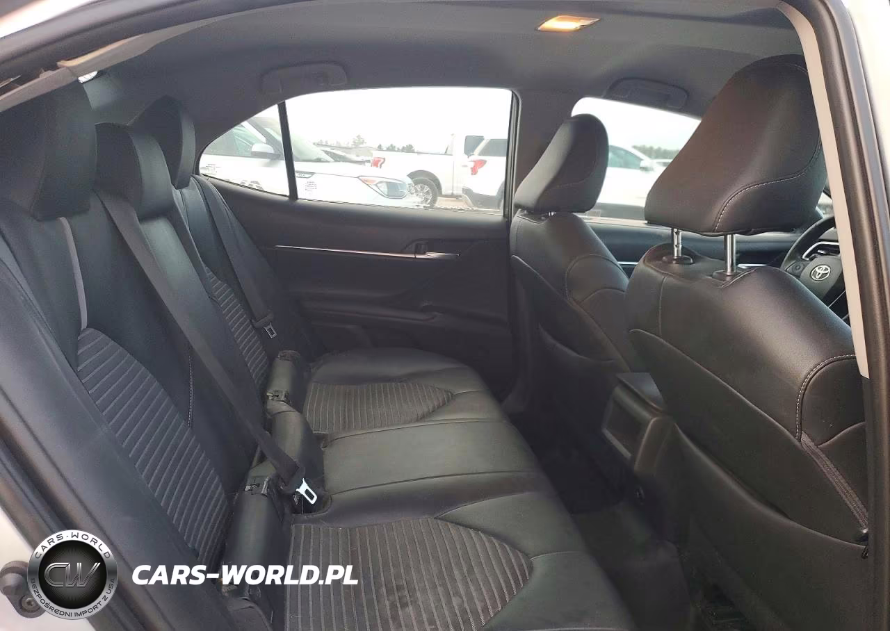 2018 Toyota Camry Se VIN:4T1B11HK2JU563381 - 10
