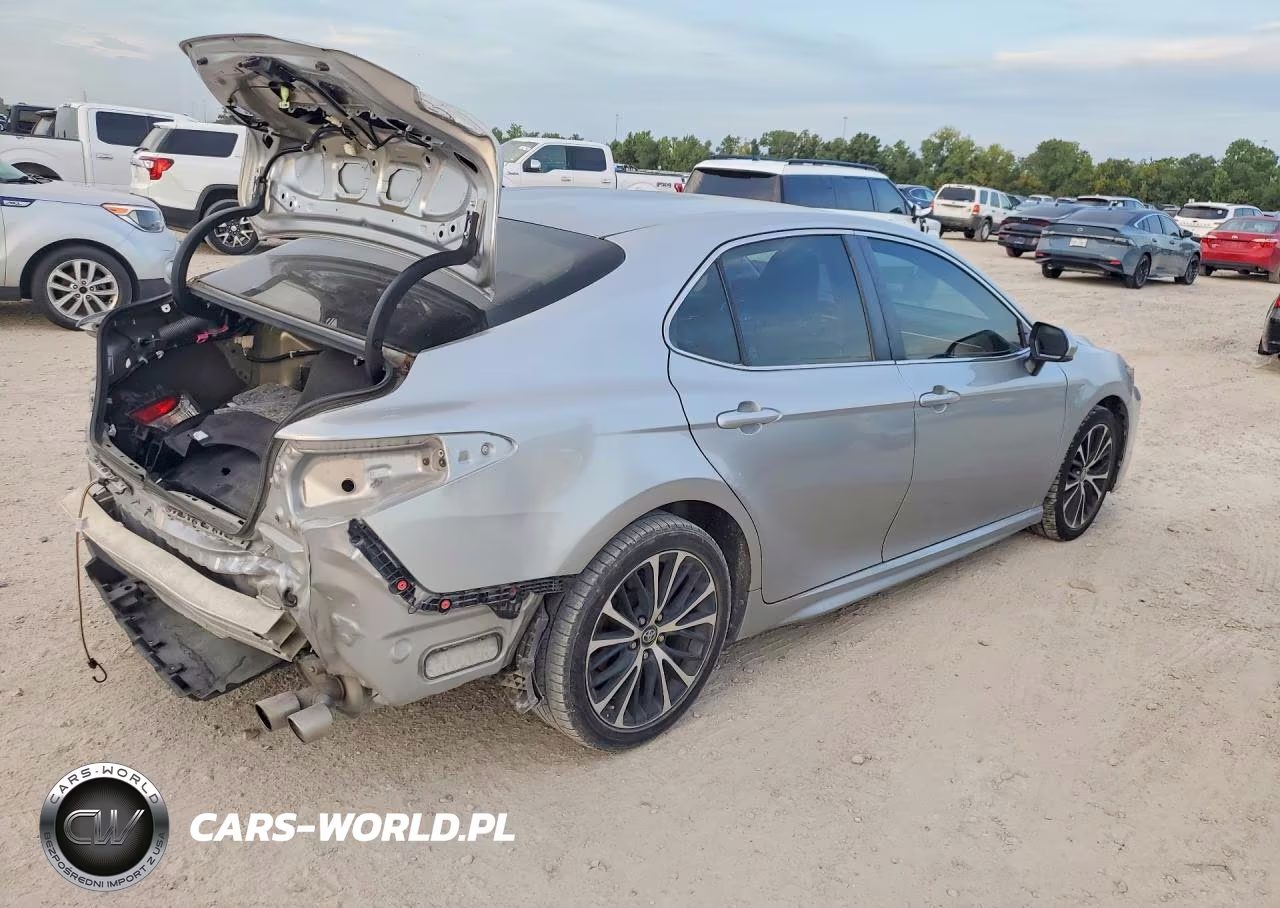 2018 Toyota Camry Se VIN:4T1B11HK2JU563381 - 3