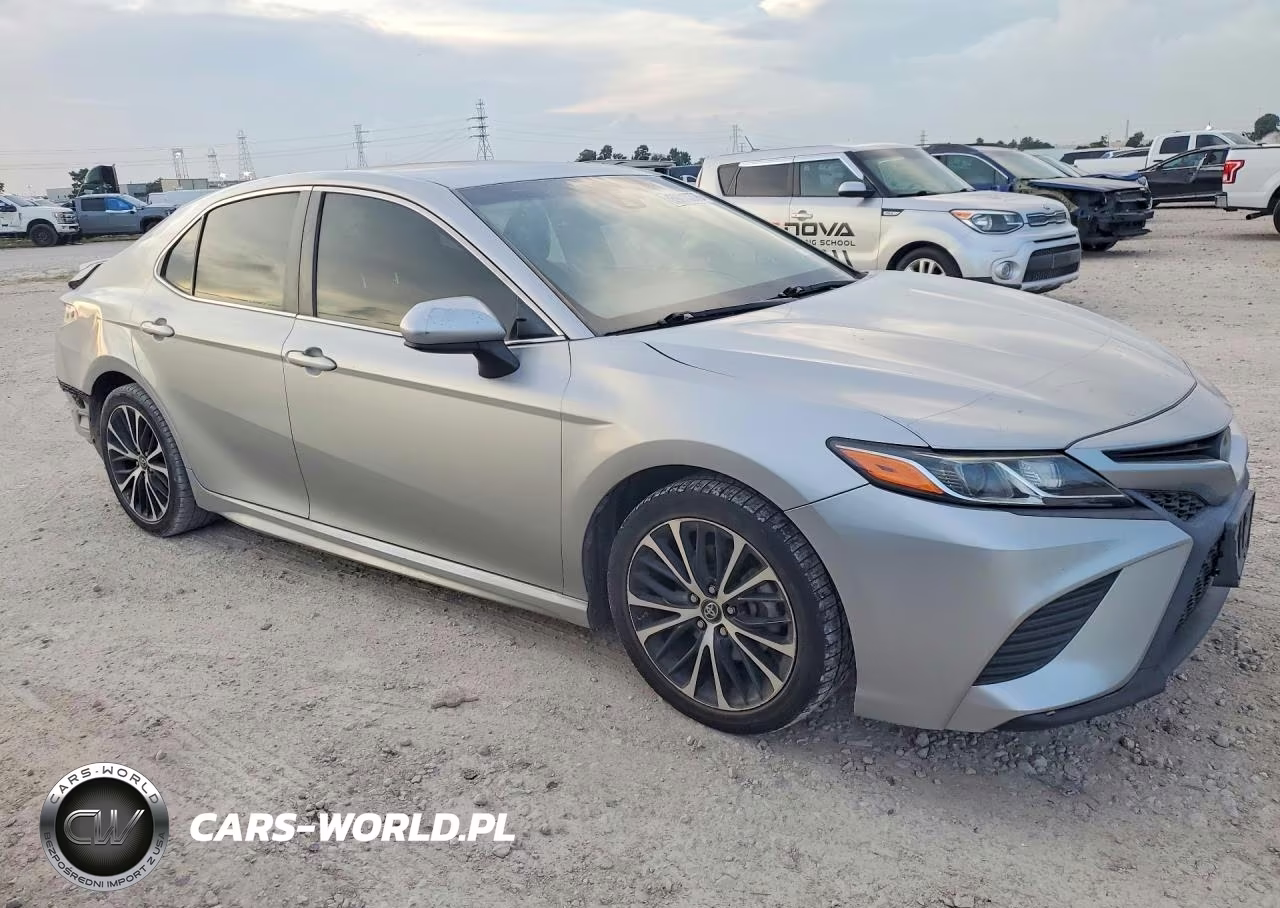 2018 Toyota Camry Se VIN:4T1B11HK2JU563381 - 4