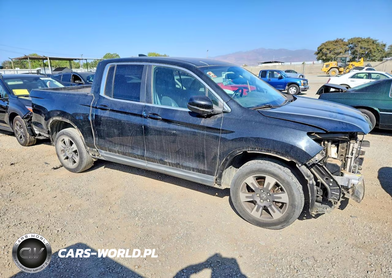 2017 Honda Ridgeline Rtl VIN:5FPYK3F58HB022351 - 4