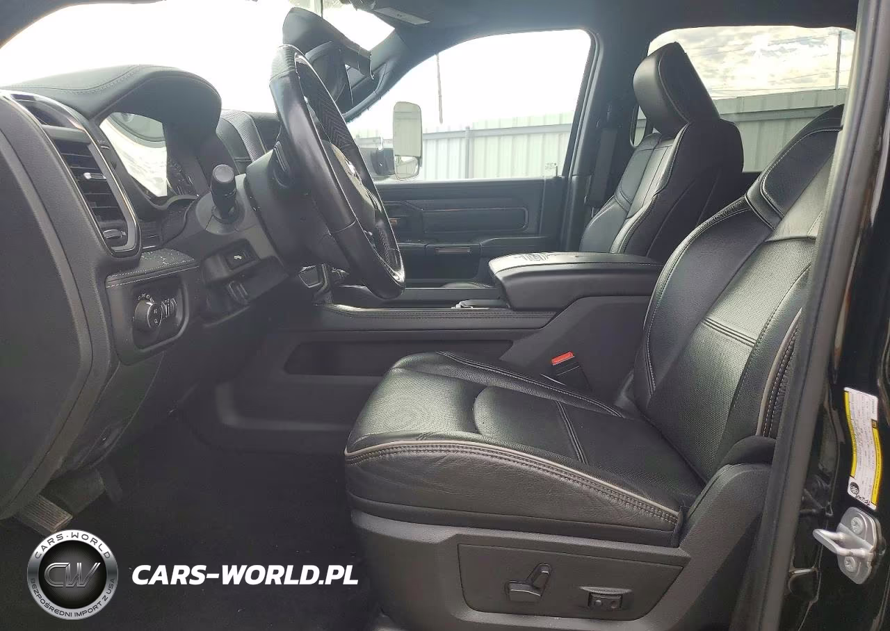 2021 Ram 3500 Limited VIN:3C63RRPLXMG692882 - 7