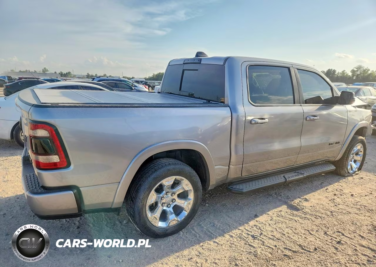 2021 Ram 1500 Laramie VIN:1C6SRFJT1MN694000 - 3