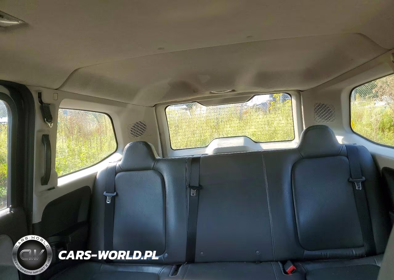 2012 The Vehicle Production Group Mv 1 VIN:523MF1A69CM100288 - 10