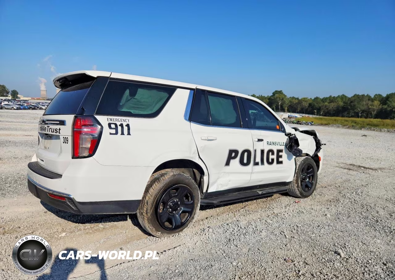 2023 Chevrolet Tahoe C1500 VIN:1GNSCLED6PR386692 - 3