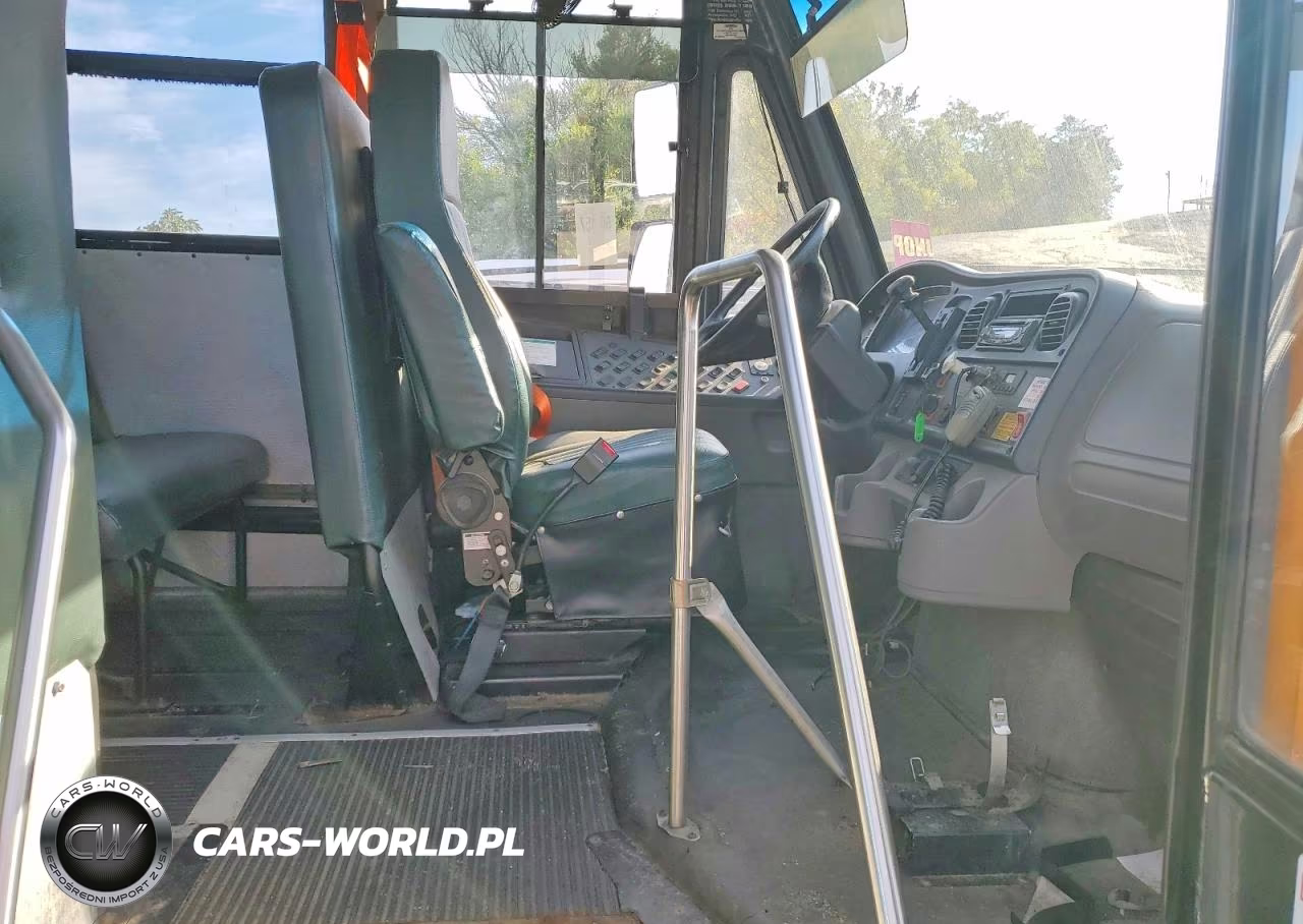 2012 Freightliner Chassis B2B VIN:4UZABRDT6CCBF9321 - 7