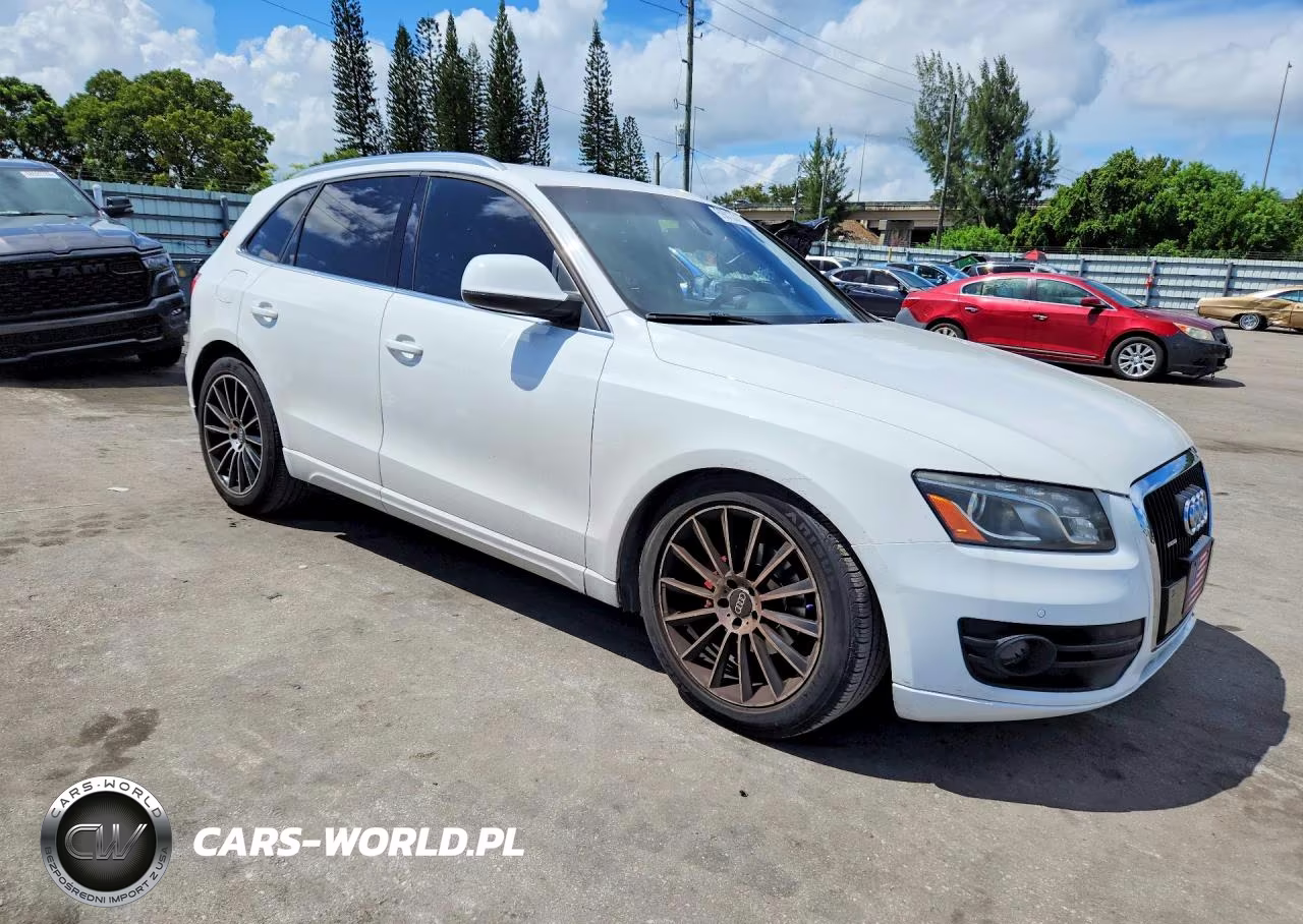 2010 Audi Q5 Premium Plus VIN:WA1LKAFP7AA042429 - 4