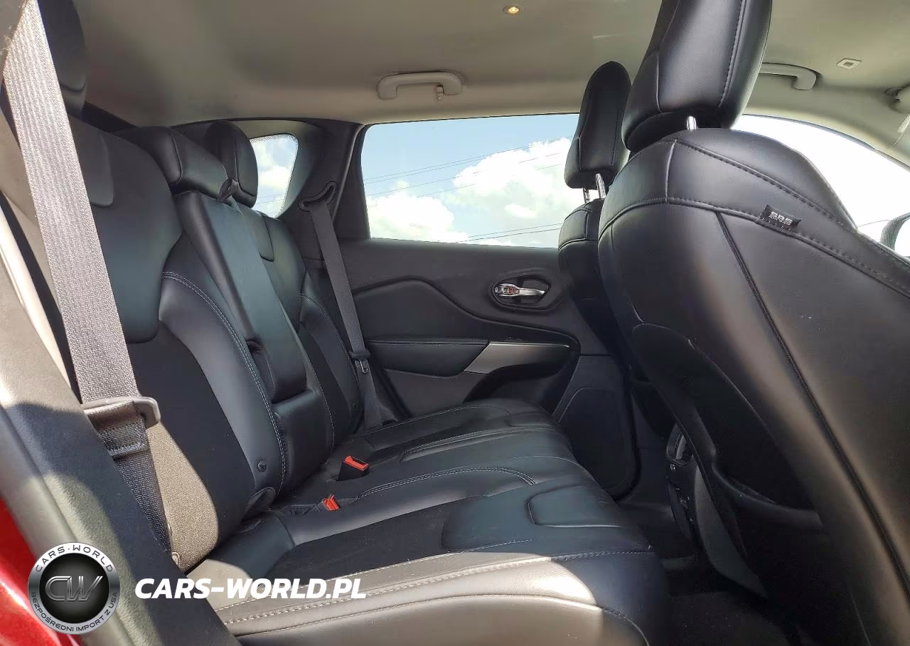 2019 Jeep Cherokee Latitude Plus VIN:1C4PJMLX2KD415523 - 11