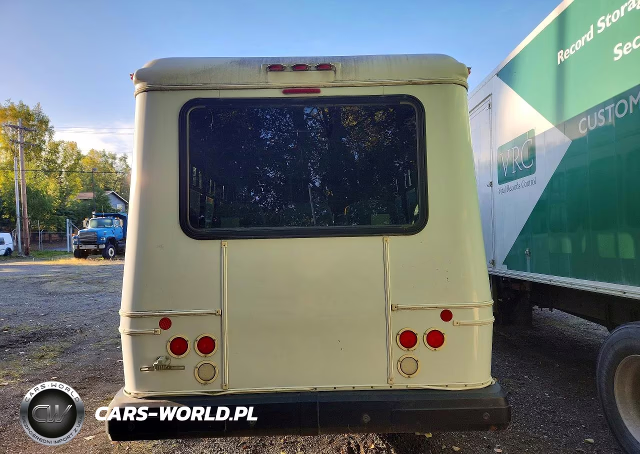 2011 Ford Econoline E450 Super Duty Cutaway Van VIN:1FDFE4FS6BDA63087 - 6