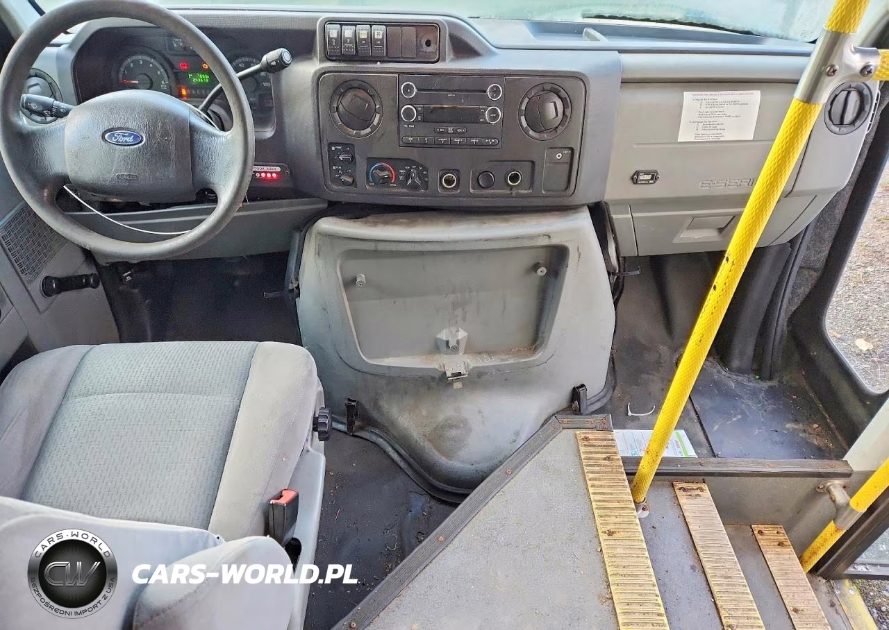 2011 Ford Econoline E450 Super Duty Cutaway Van VIN:1FDFE4FS6BDA63087 - 8