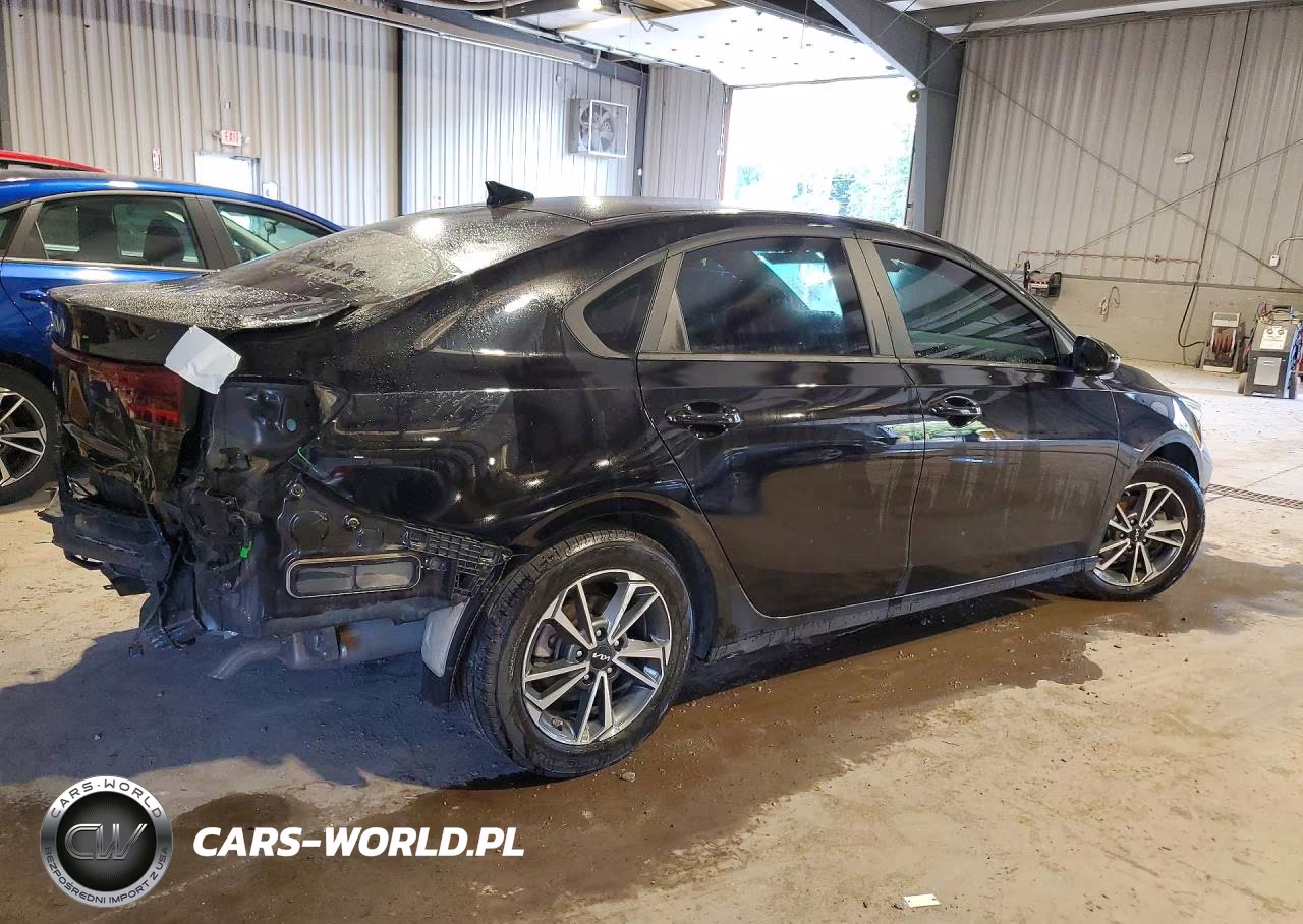 2022 Kia Forte Lxs VIN:3KPF24AD0NE471836 - 3