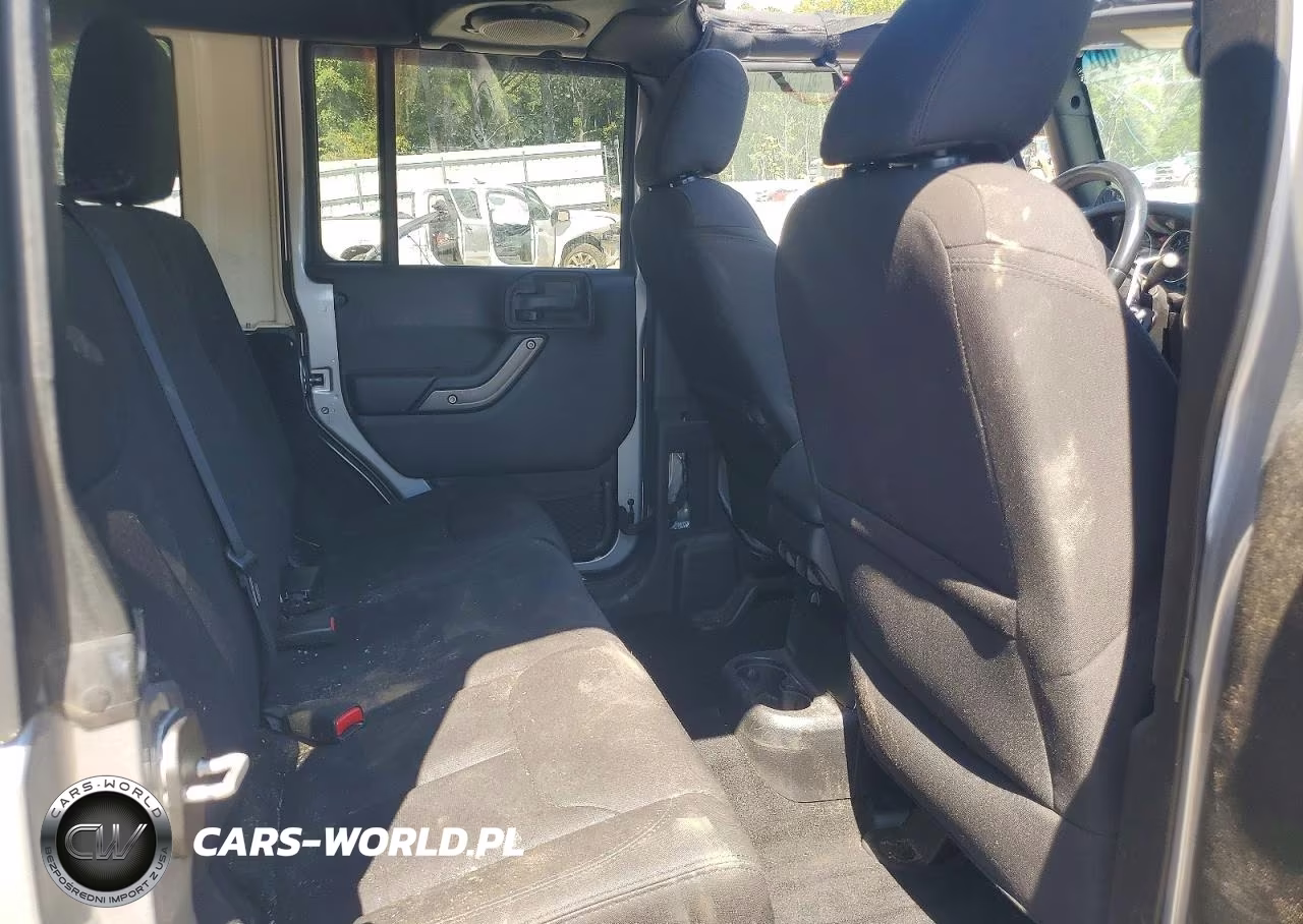 2014 Jeep Wrangler Unlimited Sport VIN:1C4BJWDG5EL316130 - 11