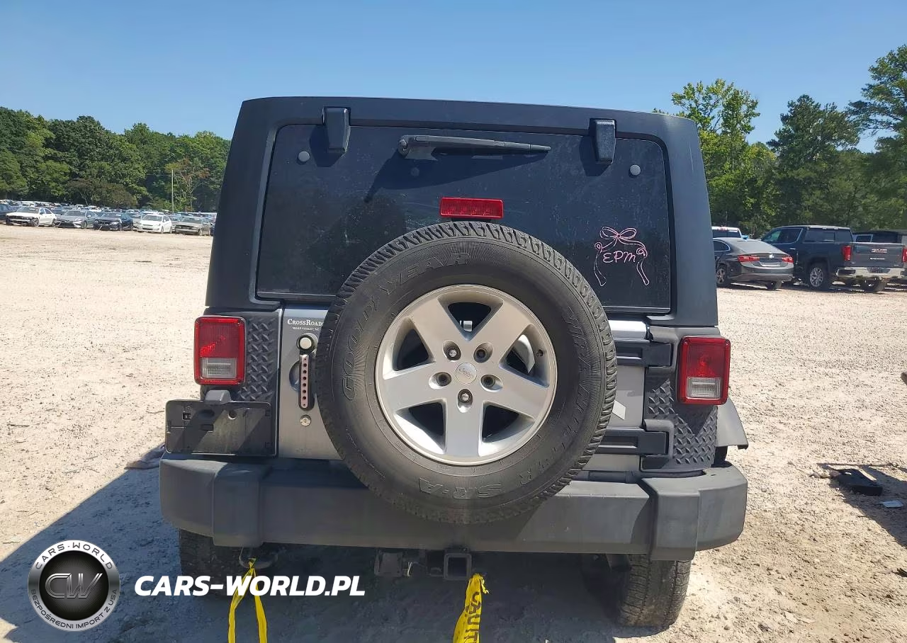 2014 Jeep Wrangler Unlimited Sport VIN:1C4BJWDG5EL316130 - 6