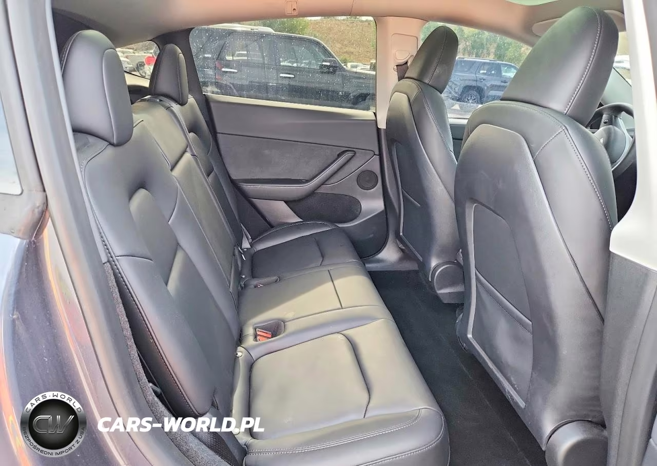 2023 Tesla Model Y VIN:7SAYGDEEXPF706952 - 11