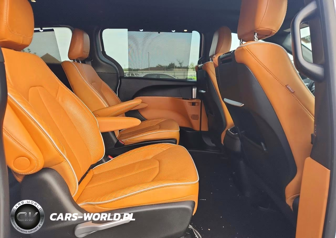 2023 Chrysler Pacifica Hybrid Pinnacle VIN:2C4RC1N79PR595506 - 11