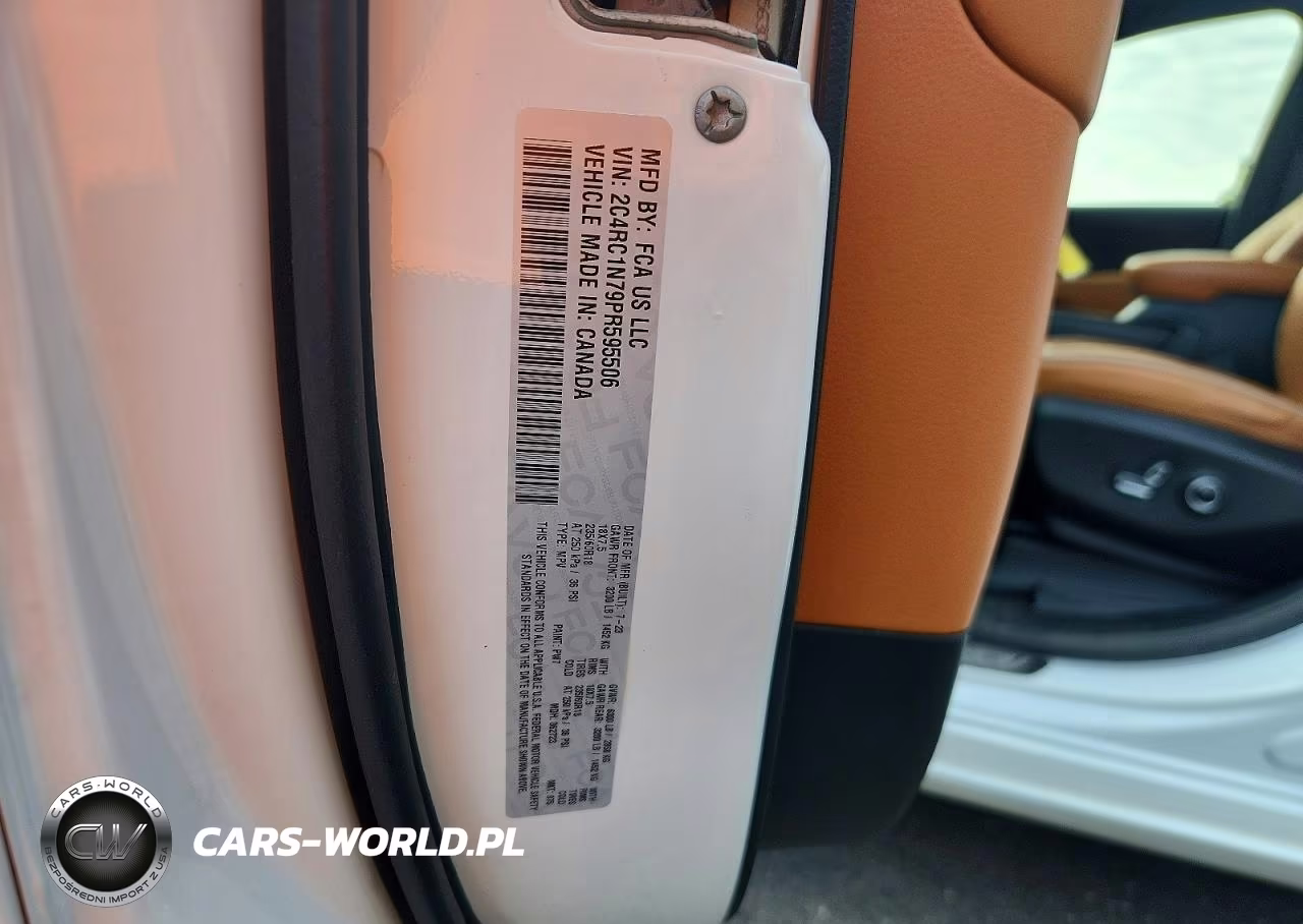 2023 Chrysler Pacifica Hybrid Pinnacle VIN:2C4RC1N79PR595506 - 13