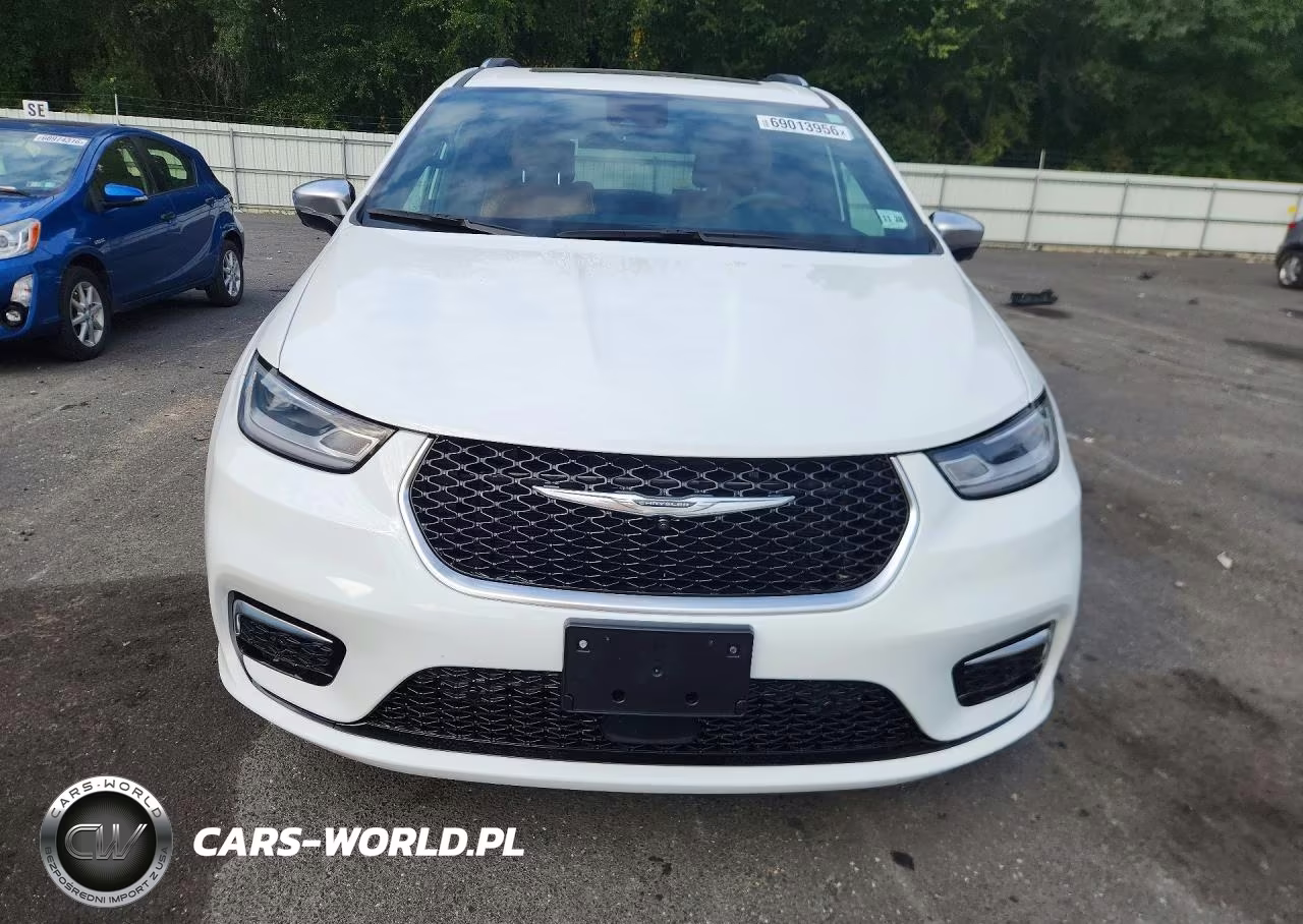 2023 Chrysler Pacifica Hybrid Pinnacle VIN:2C4RC1N79PR595506 - 5