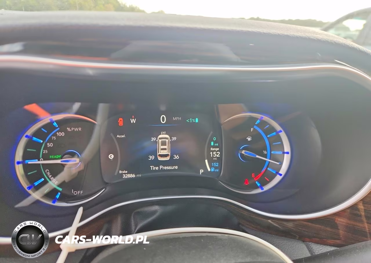 2023 Chrysler Pacifica Hybrid Pinnacle VIN:2C4RC1N79PR595506 - 9