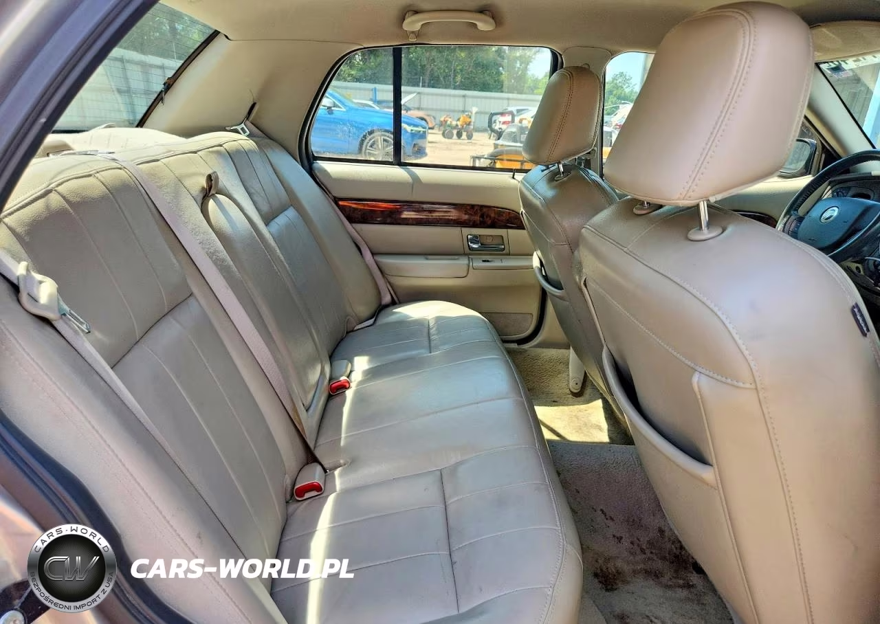 2010 Mercury Grand Marquis Ls VIN:2MEBM7FV1AX605722 - 10